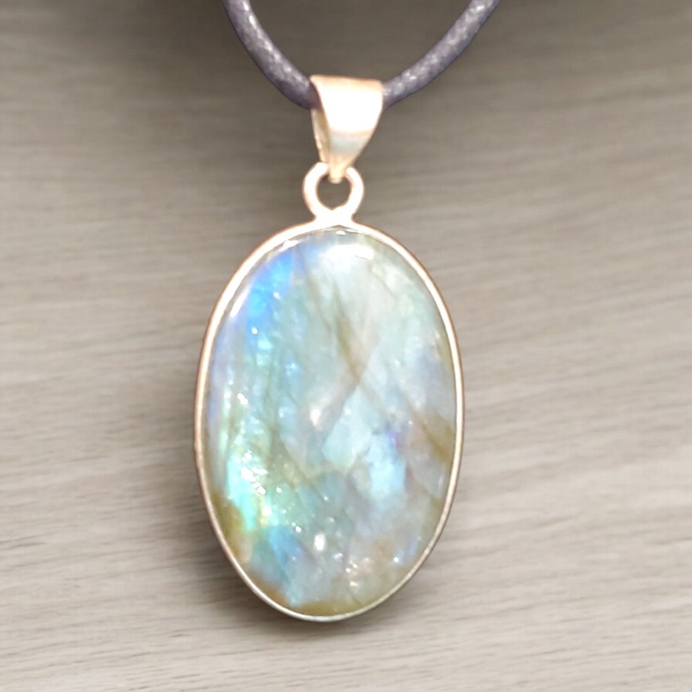 Silver Wrapped Labradorite Pendant Necklace - Picture 1 of 4